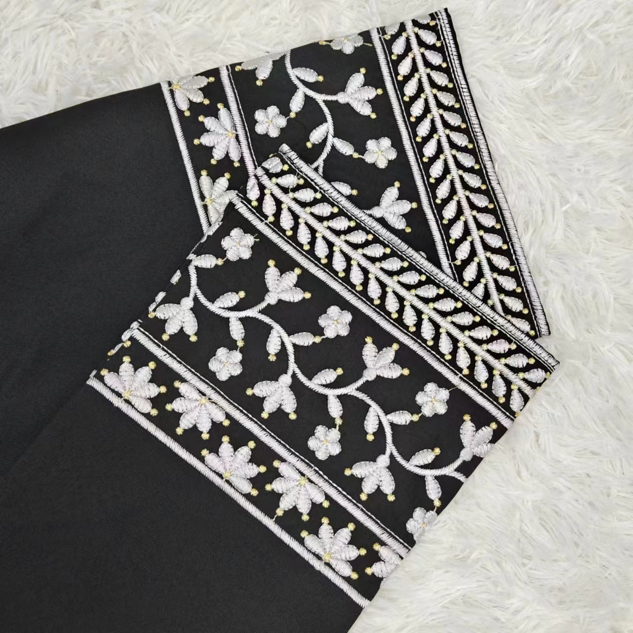 Abaya manches brodées